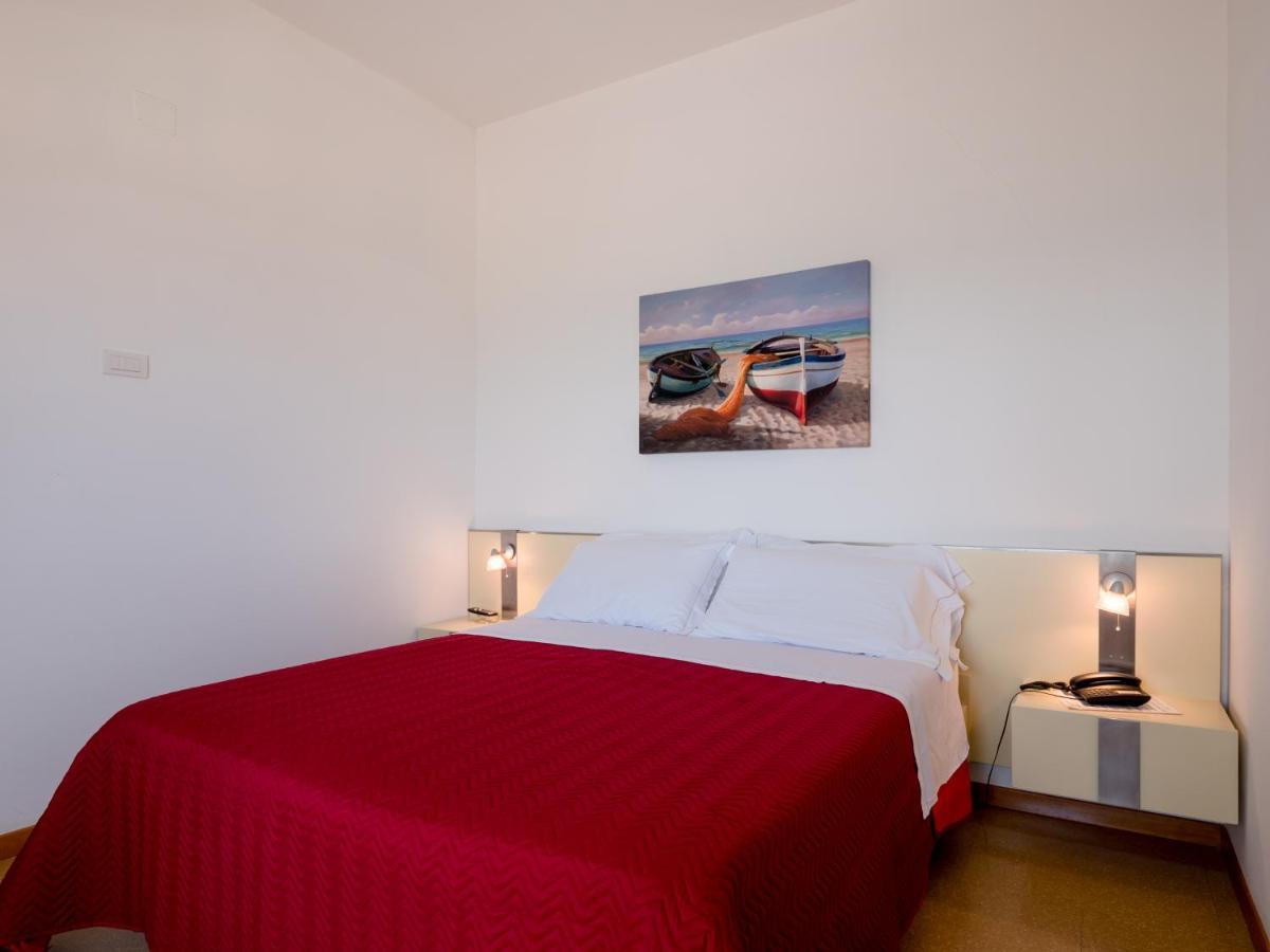 סניגליה Hotel Europa מראה חיצוני תמונה